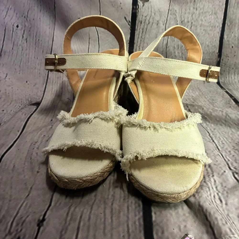 Tommy Bahama Savina Wedge‎ Espadrille Cream Sandals Size 9M Beach Vacation Shoes